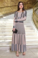 فستان ماكسي بياقة هارت لون بيج