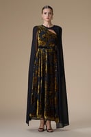 فستان اصفر طويل بأكمام كاب