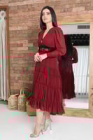 فستان موحد اللون بطبقات غير متباينه لون عنابي