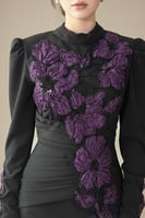 فستان طويل موف بتطريز زهور