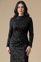 فستان مخملي درابية مزين بالترتر