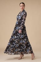 فستان طويل بطبعة زهور
