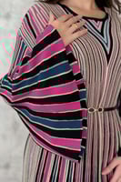 فستان قصير مقلم بحزام عالخصر