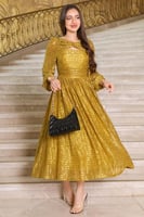 فستان ميدي بفتحة من الصدر لون اصفر