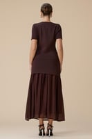 طقم بني بأزارير ميتاليك