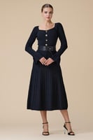 فستان اسود ميدي باكمام طويلة