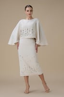 طقم تنورة سكري بتصميم كاب وتطريز كريستالي