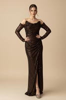 فستان طويل لون بني ترتر بقصة أنيقة