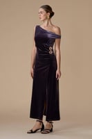 فستان بنفسجي ماكسي بكتف واحد