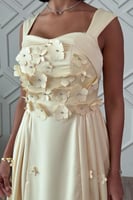 فستان ميدي بأبلكية ورد لون أصفر فاتح