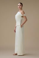 جمبسوت بكتف واحد وبنطال واسع