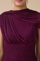 فستان طويل عنابي أنيق بوشاح جانبي