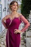 فستان ماكسي باكمام تول مزين بشريط كريستال لون فوشي