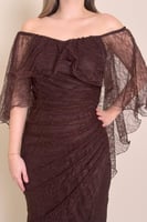 فستان طويل لون بني اوف شولدر