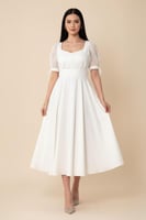 فستان أبيض ميدي ناعم