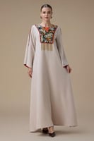 جلابية طويلة بيج بتطريز انيق ملون