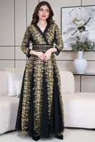 فستان سهرة طويل بكلفة ذهبي