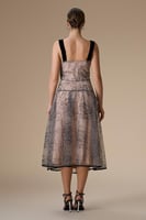 طقم بيج ميدي تل مطرز