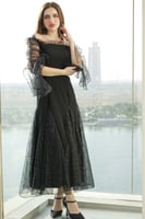 فستان طويل اوف شولدر بأكمام من التل المطرز لون اسو...