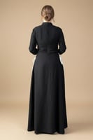 جلابية طويلة لون أسود بتطريز تراثي