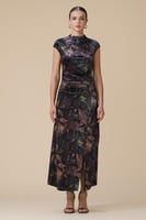 فستان مخمل مشجر بأكمام قصيرة