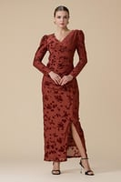 فستان برتقالي طويل مخمل