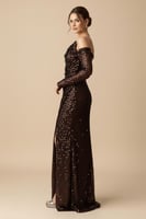 فستان طويل لون بني ترتر بقصة أنيقة