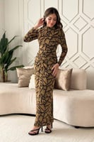 فستان بلمعة طويل مزموم بياقة عالية