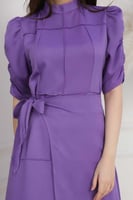 فستان بتصميم لف برباط لون موف