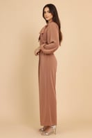 جمبسوت سهرة سترتش لماع بحزام متصل لون برتقالي فاتح