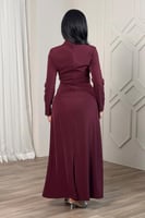 فستان ماكسي بثنيات علي الخصر لون عنابي