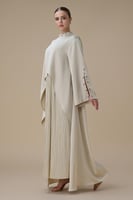 جلابية انيقة بيج بتصميم بليسيه