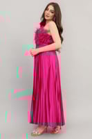 فستان بلاسيه بكتف واحد وكم كايب لون فوشي