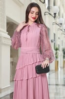 فستان شيفون ماكسي بأكمام دانتيل لون وردي