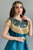 جلابيه كويتي بتفصيل مقسم مزينه بهدب تيفاني