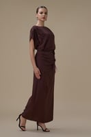 فستان طويل بلون بني أنيق