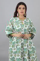 جلابيه بتصميم فراشه بطبعات لون اخضر