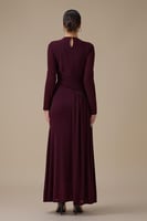 فستان طويل لون عودي بكسرات