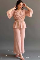 طقم قطعتين مع حزام جنزير لون بنك