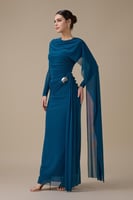 فستان طويل تركواز لامع بوشاح