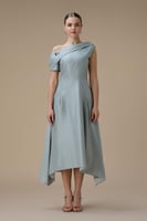 فستان ميدي ازرق بقصة كتف واحد