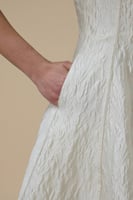 فستان ميدي مورد بقصة كورسيه