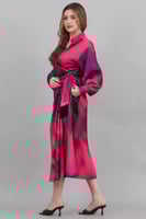 فستان ميدي برباط عالخصر مزين بهدب وكريستال لون فوش...