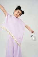 طقم بقصة مائلة