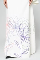 فستان مطرز مع رداء