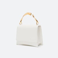 حقيبة بغطاء أمامي ومقبض علوي