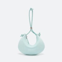 حقيبة باوتش