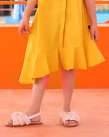 فستان الكاروسيل الأصفر