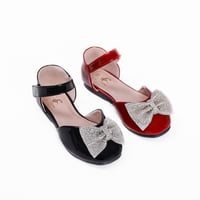 حذاء فيونكة لامعة