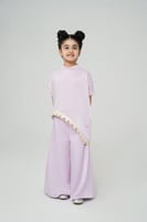 طقم بقصة مائلة